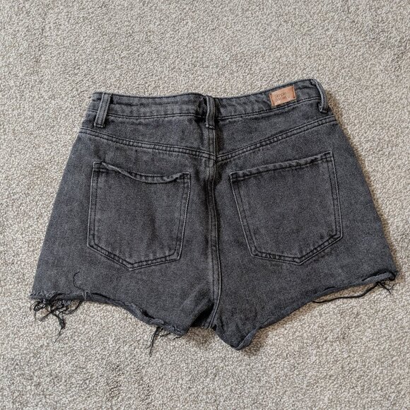 SIMPLE SOCIETY Black Denim High Rise Cut-Off Jean Short Shorts; Size 7/28 - Picture 2 of 4